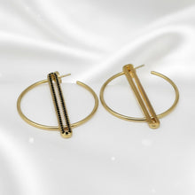 Carica l'immagine nel visualizzatore di Gallery, Orecchini “Riflessione interiore”