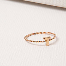 Carica l'immagine nel visualizzatore di Gallery, Anelli monogramma