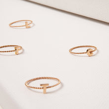 Carica l'immagine nel visualizzatore di Gallery, Anelli monogramma