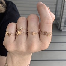 Carica l'immagine nel visualizzatore di Gallery, Anelli monogramma